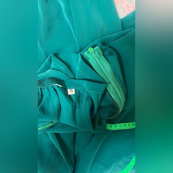 Vietnamese Ao Dai Yellow , comes with green pants.SZ S. In excellent condition. - Picture 12 of 12